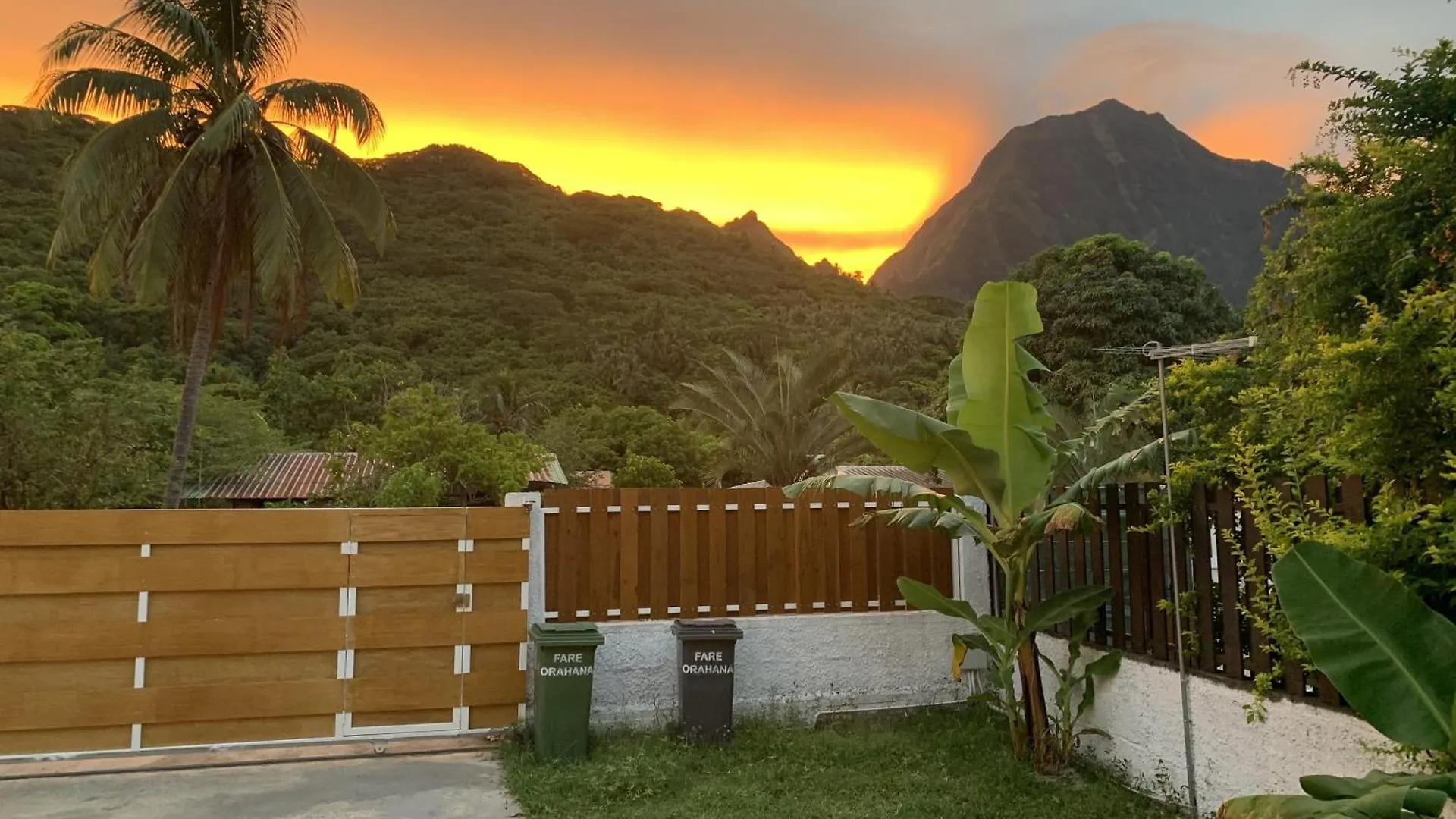 Fare Orahana Moorea Afareaitu 0*,  Polinésia Francesa